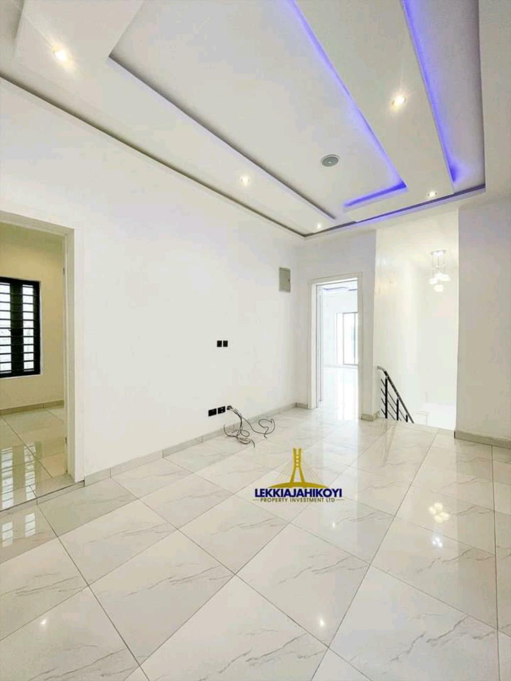 Furniture & Decor_Bedrooms_Al Jaddaf