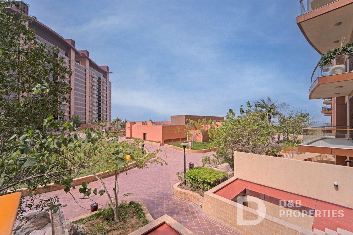 Villas, rooms, apartments for rent or sale in UAE Yalla Deals