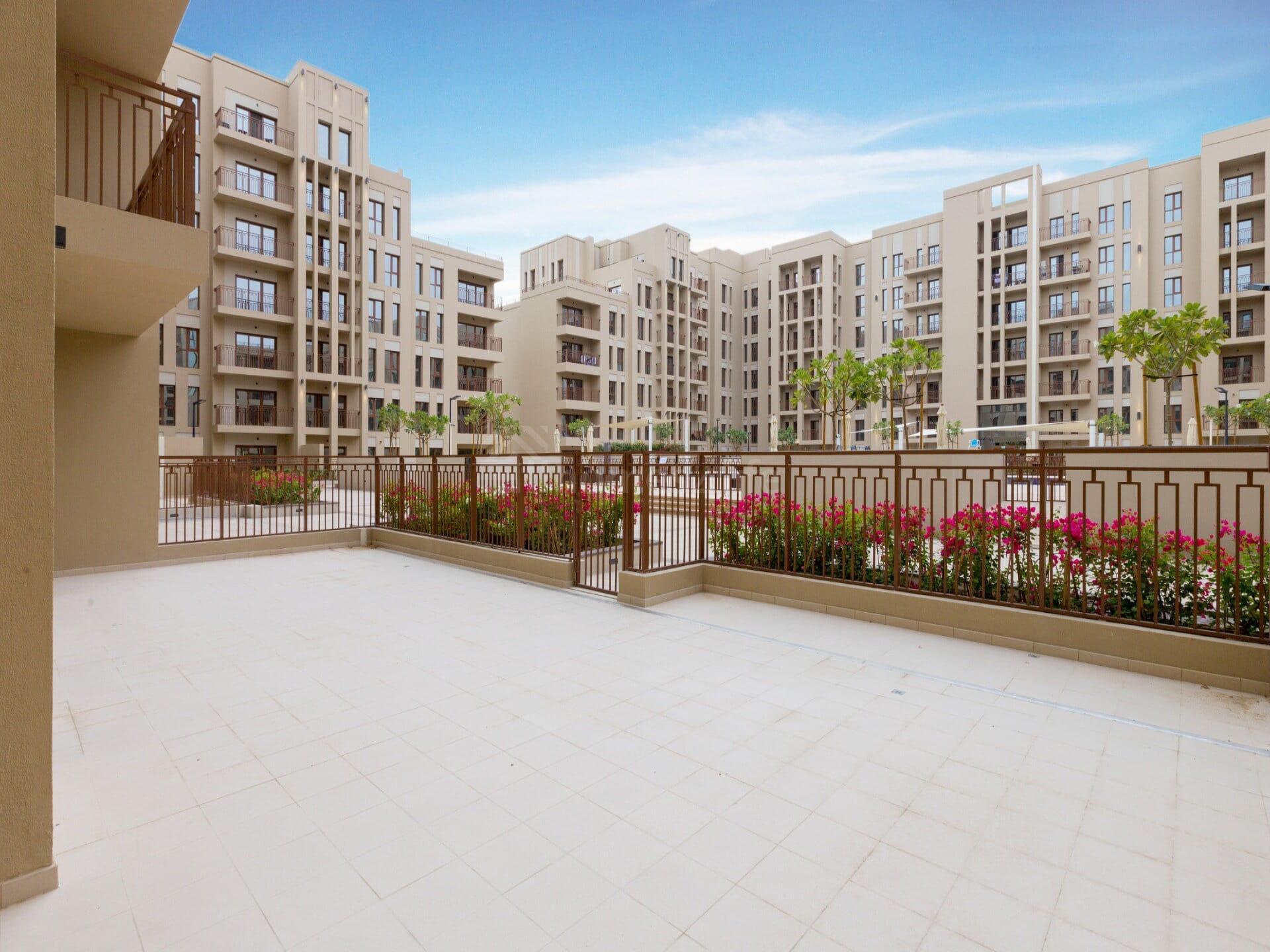 Real Estate_Apartments for Sale_Town Square